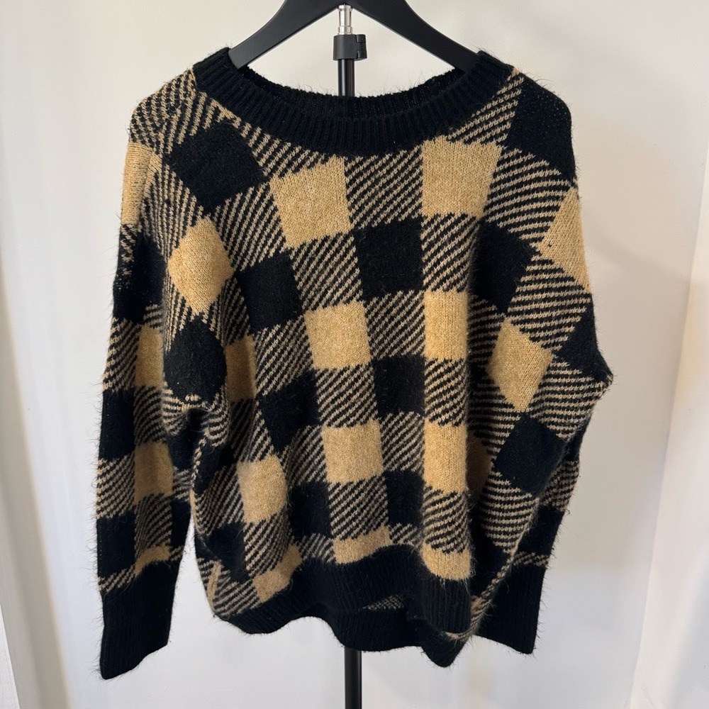 Vince Camuto Black and Tan Knit Sweater